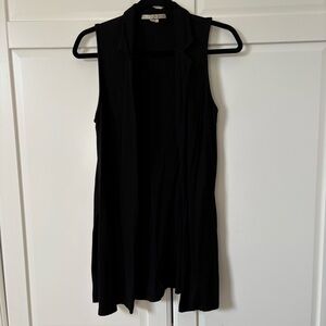 Chic Black Sleeveless Blouse